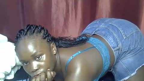 sally_bee1 online show from 12, 5, 2026