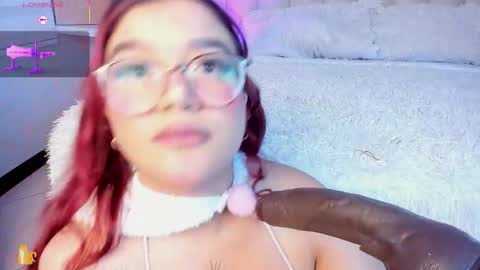 Snapshot of sally_white_ chatting on 29, 10, 2025 Sally White online show from 29, 10, 2025