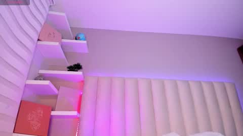 Snapshot of sally_white_ chatting on 13, 11, 2025 Sally White online show from 13, 11, 2025