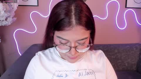 Snapshot of sally_white_ chatting on 16, 12, 2025 Sally White online show from 16, 12, 2025