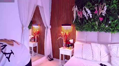 SalmaRoze online show from 5, 6, 2026