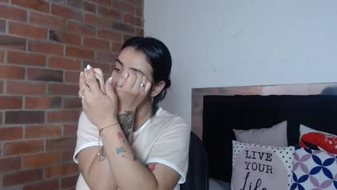   online show from 25, 11, 2025