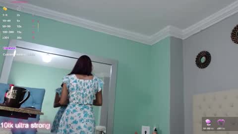 Snapshot of salome_aguilar chatting on 3, 10, 2025 Isabel online show from 3, 10, 2025