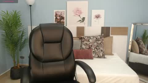 Snapshot of salome_veles chatting on 24, 6, 2026 salome_veles online show from 24, 6, 2026