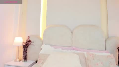 Snapshot of salomebell chatting on 27, 9, 2025 online show from 27, 9, 2025