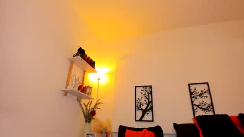 Salome Kross online show from 2, 3, 2025