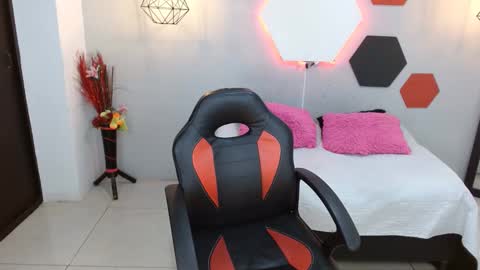 Snapshot of salomeswet chatting on 19, 2, 2025 martina online show from 19, 2, 2025