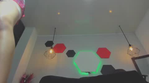 Snapshot of salomeswet chatting on 12, 9, 2025 martina online show from 12, 9, 2025