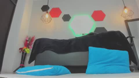 Snapshot of salomeswet chatting on 17, 9, 2025 martina online show from 17, 9, 2025