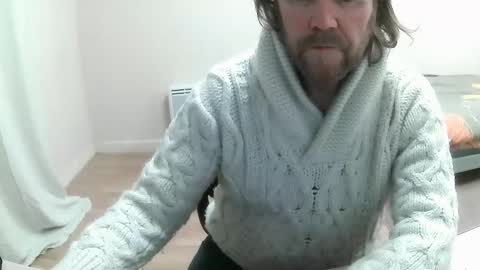 Saltimbanquier  Salt  ou  Banquier  online show from 3, 2, 2025