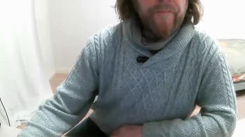 Saltimbanquier  Salt  ou  Banquier  online show from 18, 2, 2025