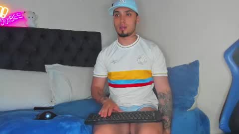 Snapshot of salvatore_dereck chatting on 5, 7, 2026 online show from 5, 7, 2026