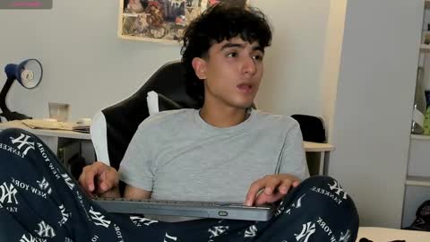 Snapshot of salvatore_montt chatting on 4, 3, 2025 salvatore_montt online show from 4, 3, 2025