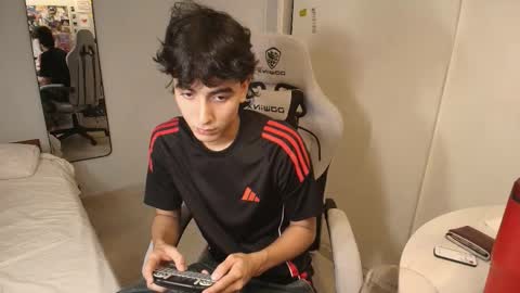 Snapshot of salvatore_montt chatting on 4, 12, 2025 salvatore_montt online show from 4, 12, 2025