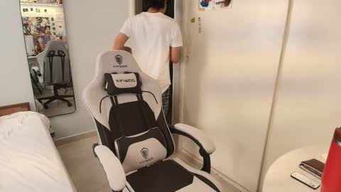 salvatore_montt online show from 4, 12, 2025