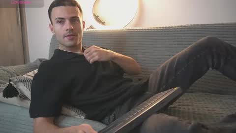 Snapshot of salvatoredamon7 chatting on 19, 11, 2025 Esteban online show from 19, 11, 2025