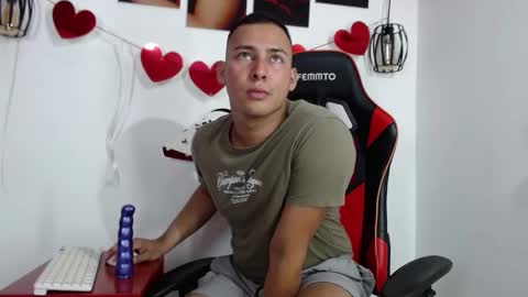 Snapshot of sam_boy_kinky chatting on 12, 9, 2025 sam_boy_kinky online show from 12, 9, 2025