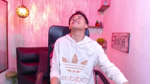 Snapshot of sam_daves chatting on 8, 3, 2025 Sam online show from 8, 3, 2025