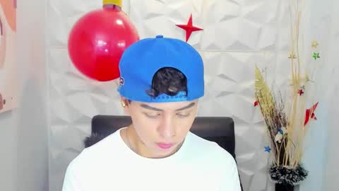 Snapshot of sam_daves_ chatting on 18, 12, 2025 Sam online show from 18, 12, 2025