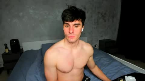 Snapshot of sam_huston18 chatting on 20, 5, 2026 BACK IN 2 WEEKS online show from 20, 5, 2026