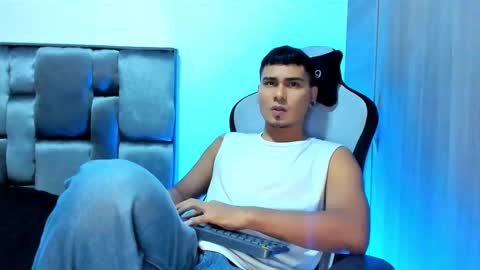 Snapshot of sam_knight_ chatting on 17, 12, 2025 SAM online show from 17, 12, 2025