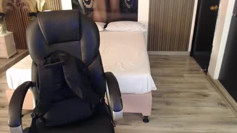 SAM MANSON online show from 17, 9, 2025