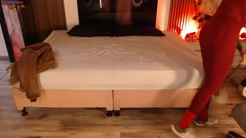 SAM MANSON online show from 26, 5, 2026