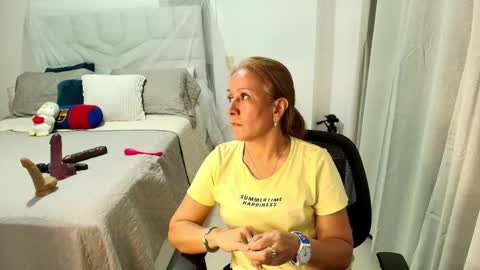Snapshot of samanta_stone69 chatting on 14, 5, 2026 Samanta Stone online show from 14, 5, 2026