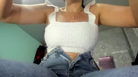 samantha_milfs online show from 25, 2, 2025