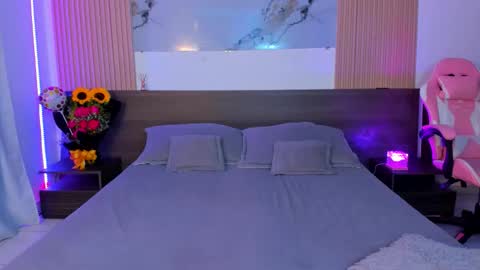 Snapshot of samantha_moons chatting on 22, 9, 2025 samantha_moons online show from 22, 9, 2025