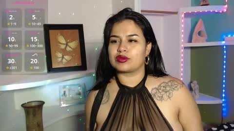 samantha_smiithh online show from 18, 12, 2025