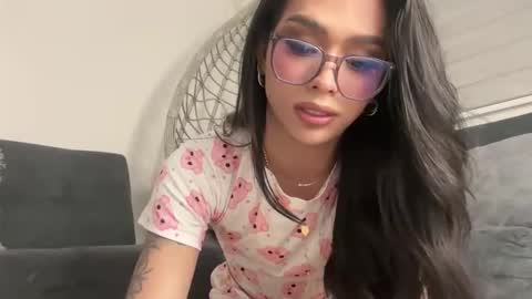 Samantha Bernardo online show from 11, 6, 2026