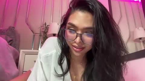 Samantha Bernardo online show from 12, 6, 2026
