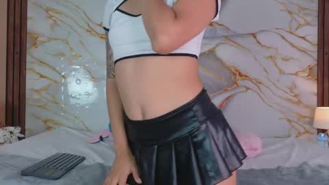 SAMANTHA ECHEVERRY online show from 15, 3, 2026