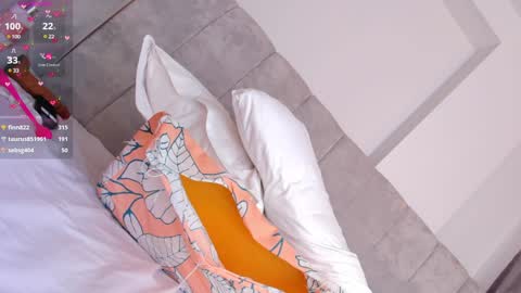 Snapshot of samanthaheinz chatting on 8, 1, 2025 V A N E S S A online show from 8, 1, 2025