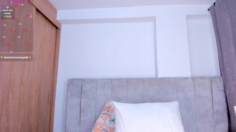 Snapshot of samanthaheinz chatting on 22, 1, 2025 V A N E S S A online show from 22, 1, 2025