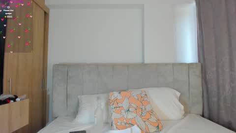 Snapshot of samanthaheinz chatting on 11, 2, 2025 V A N E S S A online show from 11, 2, 2025