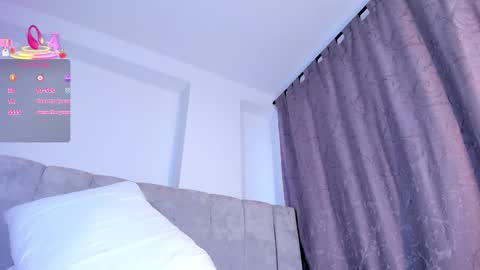 Snapshot of samanthaheinz chatting on 5, 3, 2025 V A N E S S A online show from 5, 3, 2025