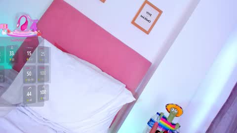 Snapshot of samanthaheinz chatting on 12, 11, 2025 V A N E S S A online show from 12, 11, 2025