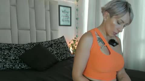 Samixmami online show from 8, 2, 2025