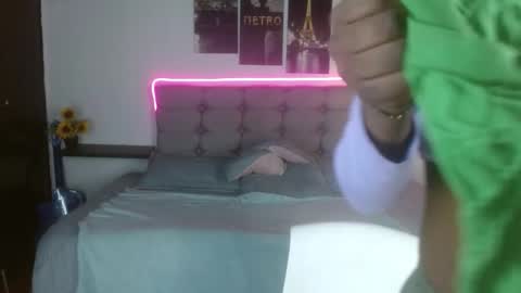 Snapshot of samara_roxx chatting on 18, 10, 2025 samara_roxx online show from 18, 10, 2025