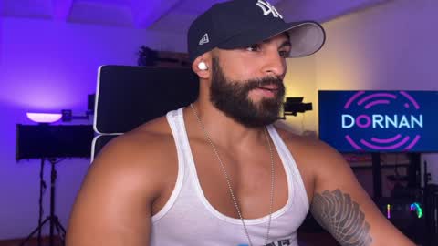 Snapshot of samdornan chatting on 28, 12, 2024 Sam Dornan online show from 28, 12, 2024