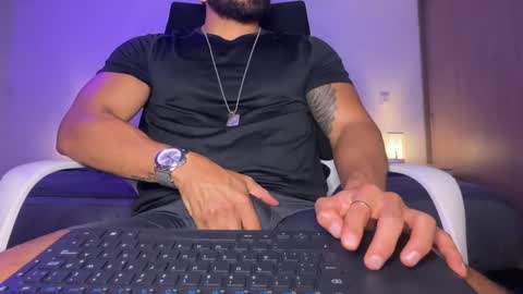 Snapshot of samdornan chatting on 13, 2, 2025 Sam Dornan online show from 13, 2, 2025