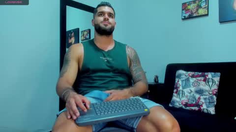 Snapshot of samir_hazard chatting on 6, 3, 2025 samir_hazard online show from 6, 3, 2025