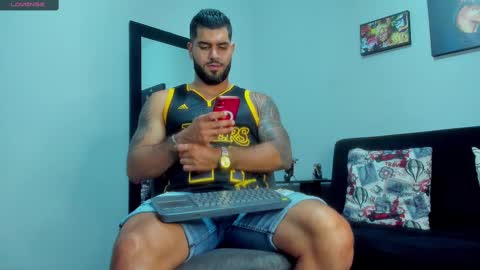 Snapshot of samir_hazard chatting on 8, 3, 2025 samir_hazard online show from 8, 3, 2025