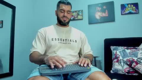 Snapshot of samir_hazard chatting on 17, 10, 2025 samir_hazard online show from 17, 10, 2025