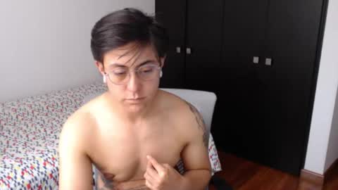 Snapshot of samm_ritch chatting on 16, 10, 2025 Samy online show from 16, 10, 2025