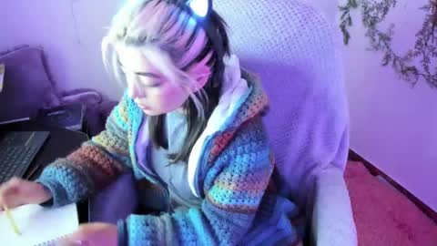 Snapshot of sammysammy_ chatting on 11, 1, 2025 online show from 11, 1, 2025