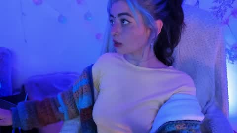 Snapshot of sammysammy_ chatting on 7, 3, 2025 online show from 7, 3, 2025