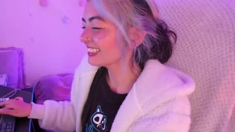 Snapshot of sammysammy_ chatting on 9, 3, 2025 online show from 9, 3, 2025